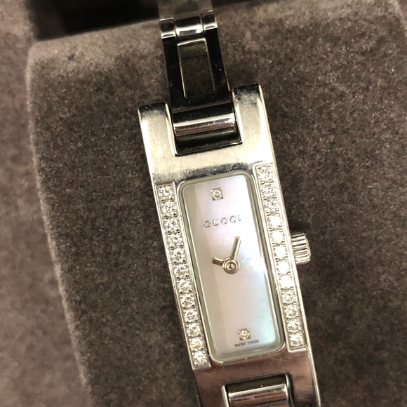 Gucci Diamond & Mother of Pearl Watch 3900 series - Picture 2 of 8